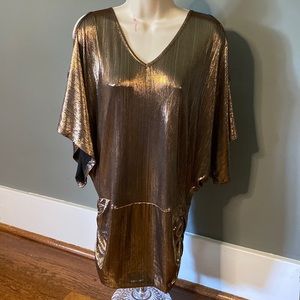 NWOT Venus SM Bronze Metallic Cold Shoulder Banded Bottom Short Sleeve Tunic